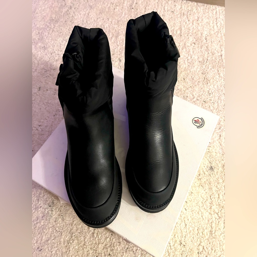 MONCLER RAIN DON'T CARE ANKLE LEATHER WATERPROOF RAIN BOOT IN BLACK Size 38- 7.5